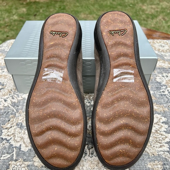 NIB Women’s Pr!vo by Clarks  Leather Slip Ons - Size 8 - Picture 7 of 14